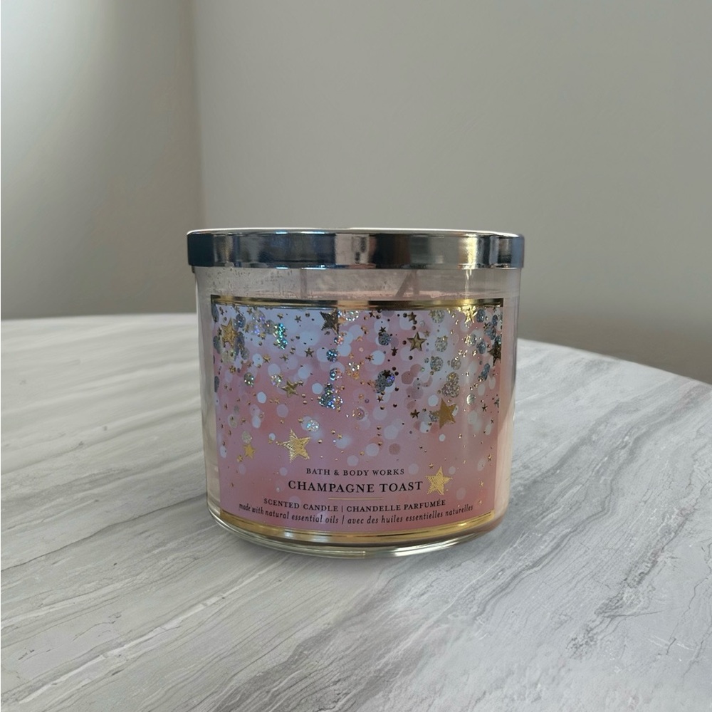 NEW Bath & Body Works Champagne Toast Scented Candle
